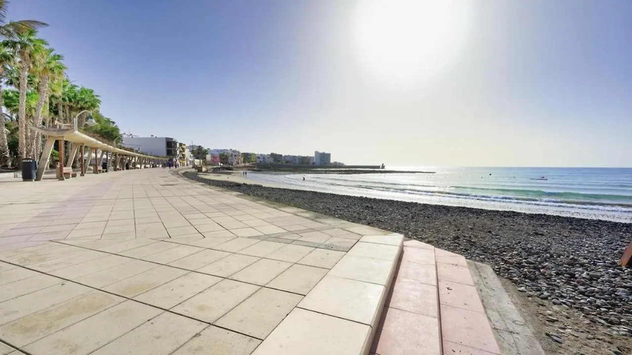 Cosy Apartment In Arinaga 50 M² City View